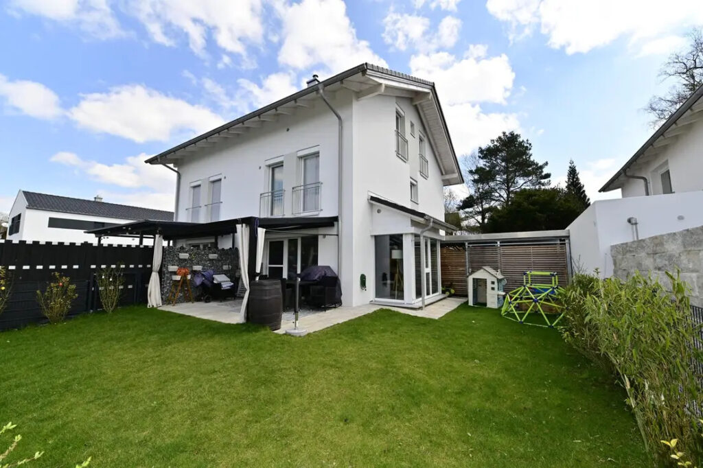 Lindl-Neuwertige-DDH-Kolbermoor-202304-01