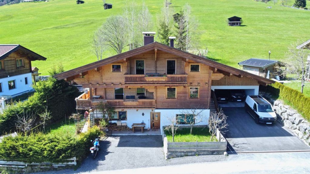 Wohnobjekt-in-Hopfgarten-02 Wohnobjekt in Hopfgarten - Exklusives Mehrfamilienhaus mit drei Wohnungen zum Verkauf