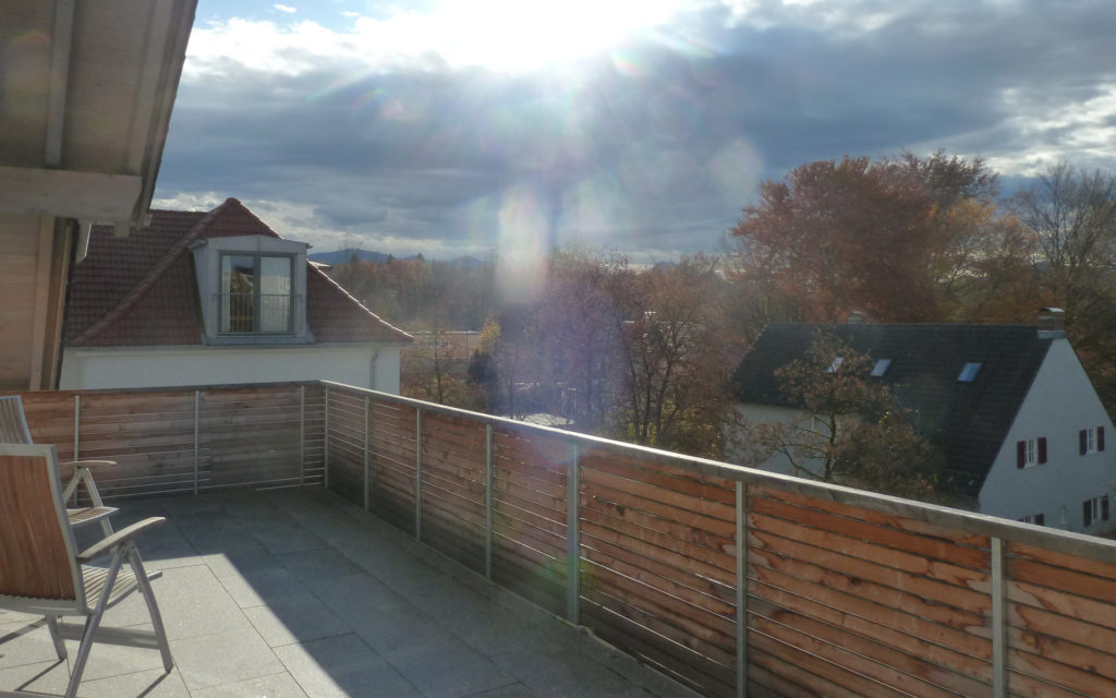 Lindl-Dachgeschoss-barrierefrei-01 Großzügige barrierefreie Dachgeschosswohnung mit 3 Balkonen