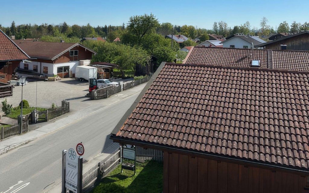 Lindl-Immobilien-2-Zimmer-Dachgeschoss-Bad-Feilnbach-v1-header Lindl Immobilien 2 Zimmer Dachgeschoss-Wohnung in Bad Feilnbach